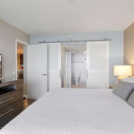Luxury Oceanfront 2 Bedroom Apartment At Waikiki Beach Tower Honolulu Extérieur photo