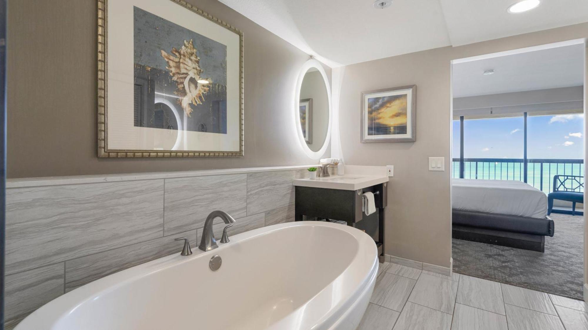 Luxury Oceanfront 2 Bedroom Apartment At Waikiki Beach Tower Honolulu Extérieur photo